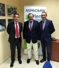 Imagen - Responsables del banco Santander visitan ASPROMIN Imagen - Responsables del banco Santander visitan ASPROMIN